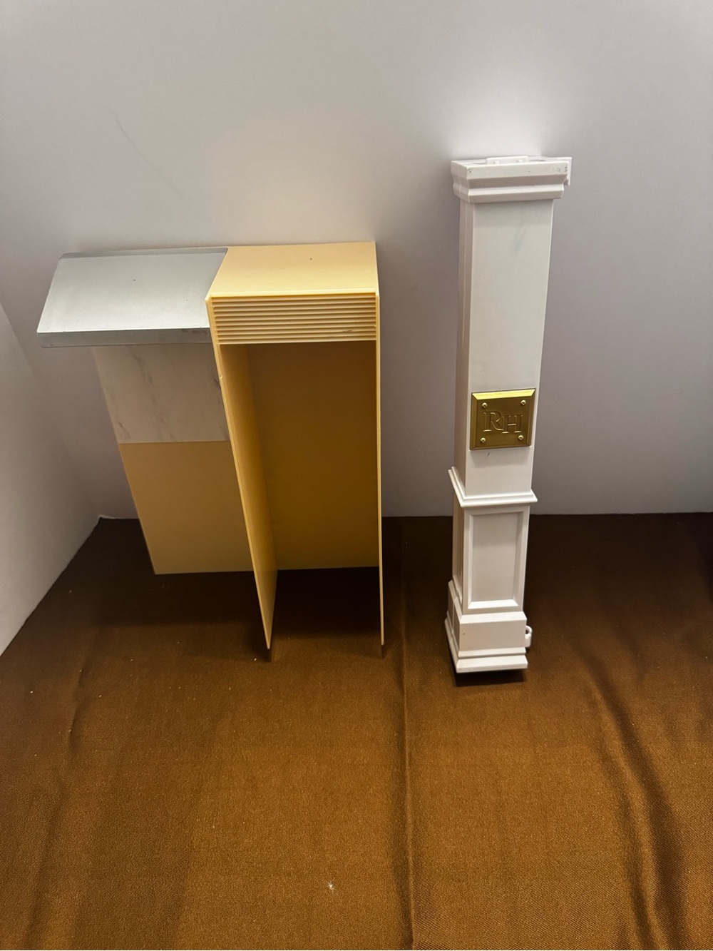RAINBOW HIGH DOLL HOUSE REPLACEMENT PART FITS KITCHEN HOOD EXHAUST WHITE COLUMN